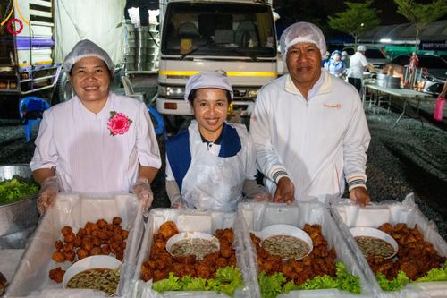 ภาพ No.115642:พิธีถวายภัตตาหารเป็นสังฆทาน แด่คณะพระธรรมยาตรา ปีที่ 12 วันที่ 20 มกราคม พ.ศ. 2567 ณ วัดโบสถ์(บน) บางคูเวียง จ.นนทบุรี