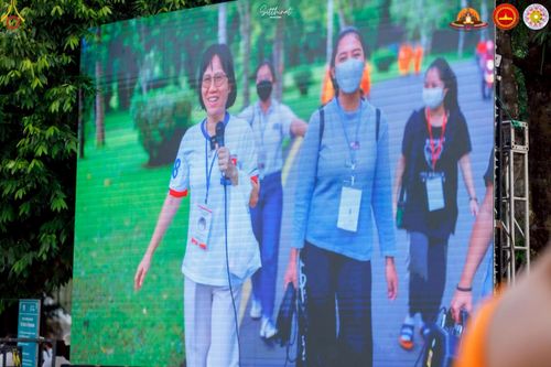 ภาพ No.224484:วันจันทร์ที่ 12 พฤษภาคม พ.ศ. 2568  ชาวพุทธในอินโดนีเซีย ร่วมฉลองวิสาขบูชาจุดประทีปกว่า 200,000 ดวง ณ พระมหาเจดีย์บรมพุทโธ  เจริญพุทธมนต์ถวาย “พระวชิรเกล้าเจ้าอยู่หัว”