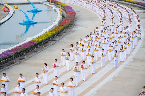 ภาพ No.63147:โครงการอุปสมบทหมู่ บูชาธรรมหลวงพ่อธัมมชโย พ.ศ.2567 ณ ลานธรรม พระมหาธรรมกายเจดีย์ วัดพระธรรมกาย วันที่ 13 เมษายน พ.ศ.2567