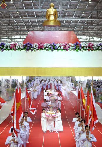 ภาพ No.240700:วันพุธที่ 27 สิงหาคม พ.ศ. 2568 พิธีทอดผ้าป่าเพื่อสร้างอาคาร  82 ปี หลวงพ่อธัมมชโย สมทบกฐินวัดพระธรรมกาย และกฐิน 30,000 วัดทั่วประเทศ ครั้งที่ 1