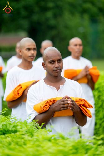 ภาพ No.231049:วันที่ 1 กรกฎาคม พ.ศ. 2568 โครงการบรรพชาสามเณร 300 รูป ถวายเป็นพุทธบูชา  วันอาสาฬหบูชา ณ จุดกำเนิดพระรัตนตรัย  ต้นแหล่งธัมมจักกัปปวัตตนสูตร เมืองพาราณสี  สารนาถ ประเทศอินเดีย