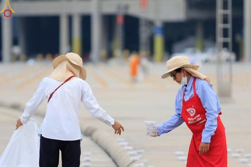 ภาพ No.122400:V.23 อีกนิด การเตรียมงาน เก็บงาน การรับบุญของเจ้าหน้าที่หน่วยงานต่างๆ เพื่อโครงการธรรมยาตรา ปีที่ 12 ระหว่างวันที่ 2 - 31 มกราคม พ.ศ. 2567