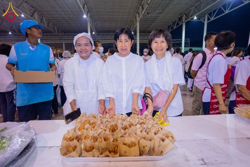 ภาพ No.121570:พิธีถวายภัตตาหารเป็นสังฆทาน แด่คณะพระธรรมยาตรา ปีที่ 12 วันที่ 31 มกราคม พ.ศ. 2567 ณ สภาธรรมกายสากล วัดพระธรรมกาย