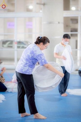 ภาพ No.218272:วันที่ 12-18 เมษายน พ.ศ. 2568 พระภิกษุและเจ้าหน้าที่อาสาสมัคร เตรียมพื้นที่ต้อนรับพักค้างพระสังฆาธิการ เนื่องในงานวันคุ้มครองโลก 22 เมษายน พ.ศ. 2568