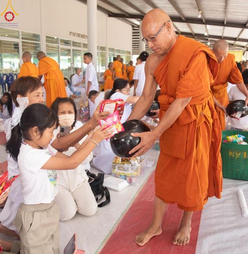 ภาพ No.142156:พิธีถวายสังฆทานแด่คณะสงฆ์ 323 วัด ปีที่ 20 ครั้งที่ 170 , พิธีมอบกองทุนหนุนแรงใจช่วยครูใต้ ปีที่ 17 ครั้งที่ 135 และพิธีทำบุญอุทิศส่วนกุศลให้ผู้วายชนม์ วันเสาร์ที่ 22 มิถุนายน พ.ศ.2567 ณ ศูนย์ปฏิบัติธรรมภาคใต้ อ.บางกล่ำ จ.สงขลา