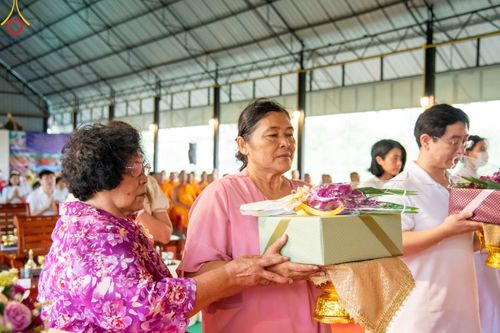 ภาพ No.92715:พิธีทอดกฐินวัดศรีวรรณวนาราม จ.ปทุมธานี และพิธีอัญเชิญพระสารีริกธาตุ วันที่ 4 พฤศจิกายน พ.ศ. 2566