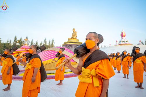 ภาพ No.108209:พระธรรมยาตราร่วมปฏิบัติธรรม และถ่ายภาพหมู่ประวัติศาสตร์ วันที่ 8 มกราคม พ.ศ. 2567  ณ อนุสรณ์สถานบางนางแท่น จ.นครปฐม