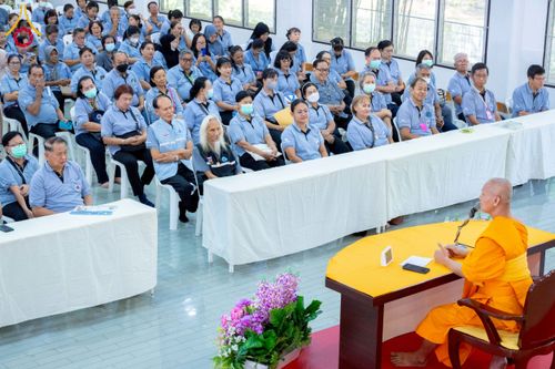 ภาพ No.259705:วันที่ 24 ตุลาคม พ.ศ. 2568 รพ.สต.คลองหนึ่ง อ.คลองหลวง สังกัด อบจ.ปทุมธานี จัดประชุมและมอบครุภัณฑ์ทางการแพทย์ เสริมพลัง อสม. ขับเคลื่อนสุขภาพชุมชนอย่างยั่งยืน ณ วัดพระธรรมกาย