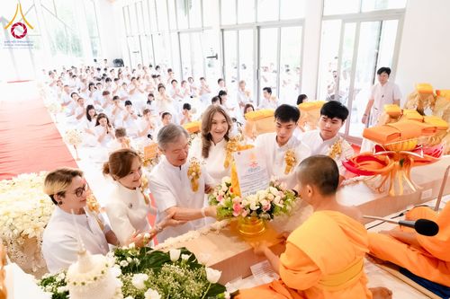 ภาพ No.171785:พิธีทอดกฐิน ศูนย์ปฏิบัติธรรมแก้วเมืองเลย วันที่ 27 ตุลาคม พ.ศ. 2567