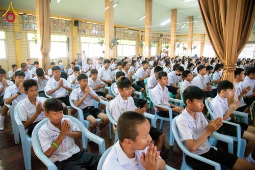 ภาพ No.205192:พิธีทอดผ้าป่าทำนุบำรุงศาสนสถาน ณ วัดบางขัน ตำบลคลองหนึ่ง อำเภอคลองหลวง จังหวัดปทุมธานี ในโครงการธรรมยาตรา กตัญญูบูชา มหาปูชนียาจารย์ พระมงคลเทพมุนี(สด จนฺทสโร) พระผู้ปราบมาร อนุสรณ์สถาน 7 แห่ง ปีที่ 13 วันที่ 30 มกราคม พ.ศ. 2568