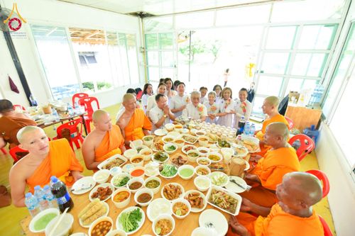 ภาพ No.174907:พิธีทอดกฐิน ศูนย์ปฏิบัติธรรมท่าม่วง ต.ทุ่งทอง อ.ท่าม่วง จ.กาญจนบุรี ในโครงการกฐินสามัคคีทั่วไทย 30,000 วัด บูชาธรรม 80 ปี หลวงพ่อธัมมชโย โดยคณะศิษยานุศิษย์วัดพระธรรมกาย วันที่ 9 พฤศจิกายน พ.ศ. 2567