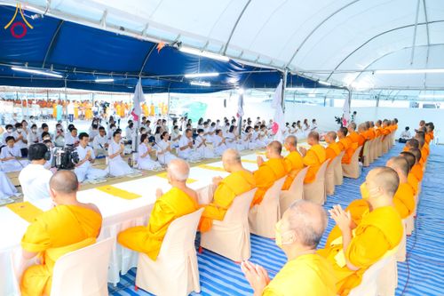 ภาพ No.117414:พิธีถวายภัตตาหารเป็นสังฆทาน แด่คณะพระธรรมยาตรา วันที่ 23 มกราคม พ.ศ. 2567 ณ อนุสรณ์สถานบางปลา อ.บางเลน จ.นครปฐม