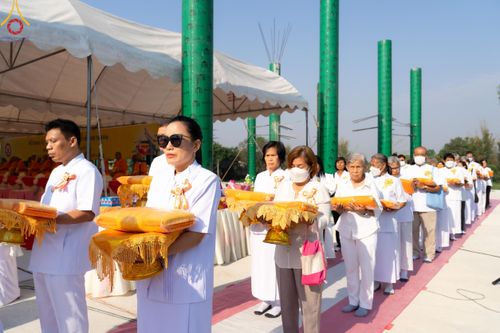 ภาพ No.121132:พิธีทอดผ้าป่า โครงสร้างหลังคา เสาคู่ค้ำฟ้ามหามงคล เพื่อสถาปนาอาคาร 80 ปี หลวงพ่อธัมมชโย ณ ศูนย์ปฏิบัติธรรมวิหารแดง ต.เจริญธรรม อ.วิหารแดง จ.สระบุรี วันที่ 27 มกราคม พ.ศ. 2567