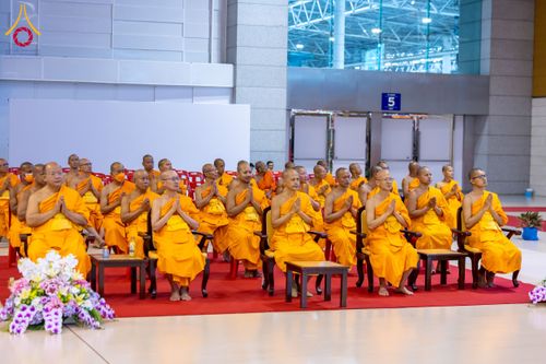 ภาพ No.209646:วันอาทิตย์ที่ 2 มีนาคม พ.ศ. 2568 พิธีภาคบ่าย สัมมนาพิเศษ, ปฏิบัติธรรม พิธีรับมอบพระบรมสารีริกธาตุ ณ สภาธรรมกายสากล วัดพระธรรมกาย