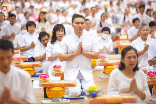 ภาพ No.212726:วันอาทิตย์ที่ 23 มีนาคม พ.ศ. 2568 พิธีร่วมบุญโครงการบรรพชาสามเณร 5,000 รูป ณ ห้องแก้วสารพัดนึก 2 วัดพระธรรมกาย