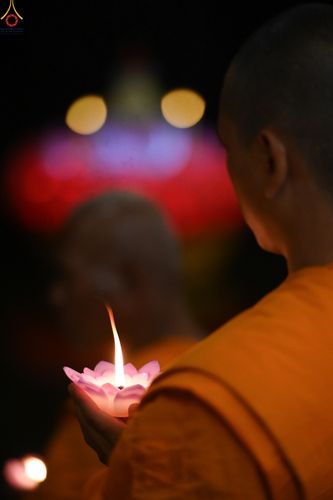 ภาพ No.301376:วันที่ 22 มกราคม พ.ศ. 2569 พิธีลอยประทีปธรรมถวายเป็นพุทธบูชา และบูชาธรรมมหาปูชนียาจารย์  ณ อนุสรณ์สถานลำดับที่ 5 สถานที่เผยแผ่วิชชาธรรมกายครั้งแรก อนุสรณ์สถานบางปลา วัดบางปลา อำเภอบางเลน จังหวัดนครปฐม ในโครงการธรรมยาตรา กตัญญูบูชา มหาปูชนียาจารย์ พระมงคล