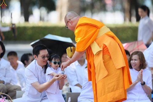 ภาพ No.295957:ภาพเบื้องหลังอาสาสมัครรวมใจ ชุดที่ 1 ในโครงการธรรมยาตรา กตัญญูบูชา มหาปูชนียาจารย์ พระมงคลเทพมุนี(สด จนฺทสโร) พระผู้ปราบมาร อนุสรณ์สถาน 7 แห่ง ปีที่ 14