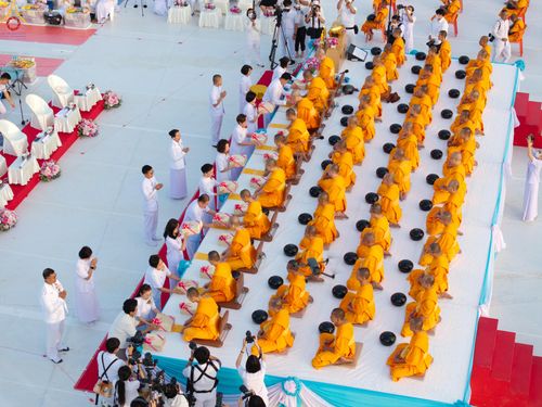 ภาพ No.302530:วันที่ 24 มกราคม พ.ศ. 2569 พิธีตักบาตรพระธรรมยาตรา ณ อนุสรณ์สถานลำดับที่ 5 สถานที่เผยแผ่วิชชาธรรมกายครั้งแรก อนุสรณ์สถานบางปลา วัดบางปลา อำเภอบางเลน จังหวัดนครปฐม ในโครงการธรรมยาตรา กตัญญูบูชา มหาปูชนียาจารย์ พระมงคลเทพมุนี(สด จนฺทสโร) พระผู้ปราบมาร อนุส