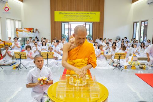 ภาพ No.336268:วันจันทร์ที่ 22 มิถุนายน พ.ศ.2569 พิธีอัญเชิญพระธรรมกาย และบรรจุพระบรมสารีริกธาตุ  ภายในเกศดอกบัวตูม องค์พระประธาน ณ อาคารสมปรารถนา วัดกลางธนรินทร์ ต.บ้านแป้ง อ.พรหมบุรี จ.สิงห์บุรี