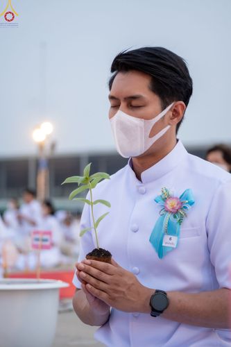 ภาพ No.90187:พิธีปลูกทรัพย์บานชื่น  เนื่องใน 139 ปี วันคล้ายวันเกิดด้วยรูปกายเนื้อ พระมงคลเทพมุนี (สด จนฺทสโร) พระผู้ปราบมาร วันอังคารที่ 10 ตุลาคม พ.ศ. 2566 ณ วัดพระธรรมกาย จ.ปทุมธานี