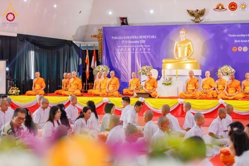 ภาพ No.283633:วันเสาร์ที่ 20 ธันวาคม  2568 พิธีบรรพชาสามเณร ณ ประเทศอินโดนีเซีย