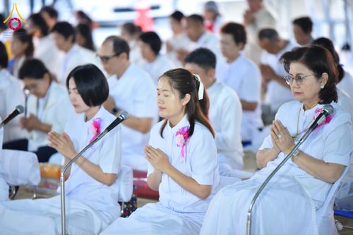 ภาพ No.301072:วันที่ 23 มกราคม พ.ศ. 2569 พิธีถวายภัตตาหารเป็นสังฆทาน แด่พระธรรมยาตรา ณ อนุสรณ์สถานบางปลา วัดบางปลา อำเภอบางเลน จังหวัดนครปฐม ในโครงการธรรมยาตรา กตัญญูบูชา มหาปูชนียาจารย์ พระมงคลเทพมุนี(สด จนฺทสโร) พระผู้ปราบมาร อนุสรณ์สถาน 7 แห่ง ปีที่ 14