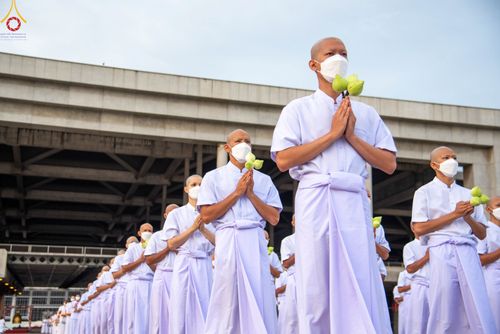 ภาพ No.84046:พิธีเวียนประทักษิณ พิธีวันทาเจดีย์ พิธีขอขมา และมอบผ้าไตร  ในโครงการบรรพชาอุปสมบทหมู่ธรรมทายาทรุ่นเข้าพรรษา และโครงการบรรพชาสามเณรโรงเรียนนานาชาติ รุ่นที่12 ในวันเสาร์ที่ 22 กรกฎาคม พ.ศ. 2566