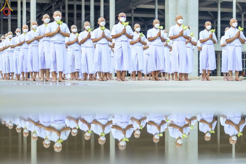 ภาพ No.82633:พิธีเวียนประทักษิณ, พิธีวันทาเจดีย์ ณ มหาธรรมกายเจดีย์  พิธีบรรพชาหมู่พระพี่เลี้ยงเข้าพรรษา, ธรรมทายาทอุดมศึกษา รุ่นที่ 50(ภาคฤดูฝน) และธรรมทายาทพุทธศาสตร์สากล รุ่นที่ 7 (ภาคฤดูฝน) วันเสาร์ที่ 17 มิถุนายน พ.ศ. 2566 ณ  โบสถ์พระไตรปิฎก วัดพระธรรมกาย จ.ปทุม