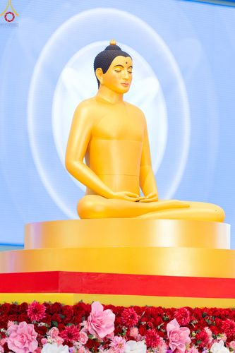 ภาพ No.83614:พิธีวางแผ่นจารึกชื่อและพิธีวางพวงมาลัยสักการะพระประธาน วันอาทิตย์ที่ 16 กรกฎาคม พ.ศ. 2566 ณ รัตนบัลลังก์ สภาธรรมกายสากล วัดพระธรรมกาย