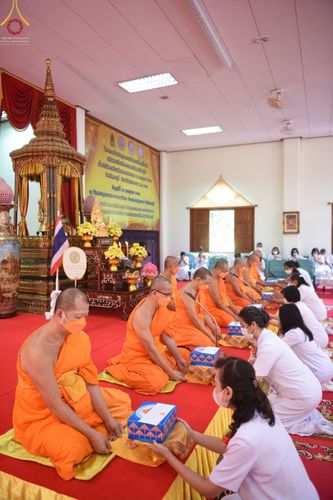 ภาพ No.65540:พิธีเวียนประทักษิณ และขอขมามอบผ้าไตร รุ่นบูชาธรรมมหาปูชนียาจารย์  ปี ๒๕๖๕ ณ วัดพระพุทธบาทราชวรมหาวิหาร  อ.พระพุทธบาท จ.สระบุรี วันเสาร์ที่ ๒๐ พฤศจิกายน พ.ศ. ๒๕๖๕