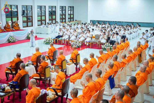 ภาพ No.315846:วันพฤหัสบดีที่ 26 มีนาคม พ.ศ. 2569 พิธีบำเพ็ญกุศล คุณพ่อณรงค์ จินตมากุล  สิริอายุ 99 ปี 11 เดือน โยมบิดา พระครูปลัดรัตนวีรวัฒน์ (รังสฤษดิ์ อิทฺธิจินตโก) ที่ปรึกษาเจ้าคณะจังหวัดปทุมธานี เจ้าอาวาสวัดพระธรรมกาย  ณ ห้องปลูกศรัทธา 2 วัดพระธรรมกาย ปทุมธานี