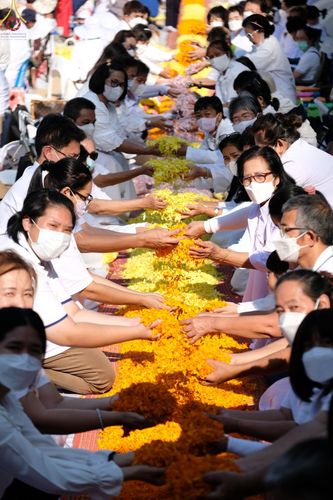 ภาพ No.72258:พิธีต้อนรับพระธรรมยาตรา ในโครงการธรรมยาตรากตัญญูบูชา มหาปูชนียาจารย์ พระมงคลเทพมุนี(สด จนฺทสโร) พระผู้ปราบมาร อนุสรณ์สถาน 7 แห่ง ปีที่ 11 วันที่ 18 มกราคม พ.ศ. 2566 ณ อนุสรณ์สถานลำดับที่ 4 สถานที่เกิดด้วยกายธรรม วัดโบสถ์ (บน) บางคูเวียง อ.บางกรวย จ.นนทบุ