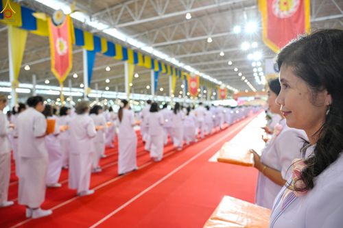 ภาพ No.345612:วันพฤหัสบดีที่ 27 สิงหาคม พ.ศ.2569 พิธีทอดผ้าป่าเพื่อถวายอุปกรณ์สื่อโสตทัศน์ อาคาร 82 ปี หลวงพ่อธัมมชโย พิธีทอดผ้าป่าสมทบกฐินวัดพระธรรมกาย และสมทบกฐิน 30,000 กว่าวัดทั่วไทย ครั้งที่ 1 ประจำปี พุทธศักราช 2569 ณ วัดพระธรรมกาย ปทุมธานี