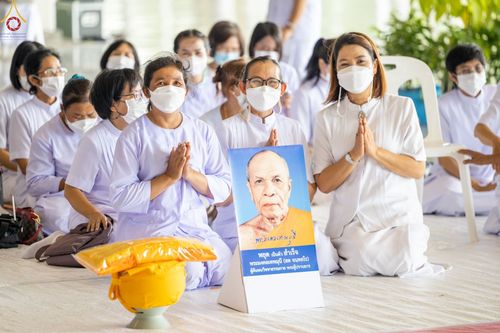 ภาพ No.63900:พิธีขอขมาและมอบผ้าไตรแด่นาคธรรมทายาท โครงการอุปสมบทบูชาธรรมมหาปูชนียาจารย์ วันอาทิตย์ที่ 20 พฤศจิกายน พ.ศ. 2565