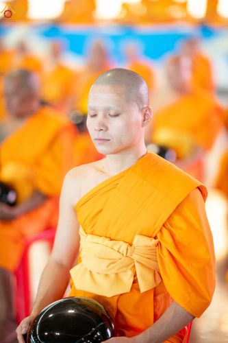ภาพ No.345333:วันพฤหัสบดีที่ 27 สิงหาคม พ.ศ.2569 พิธีตักบาตรในวันธรรมชัย ณ สภาธรรมกายสากล วัดพระธรรมกาย ปทุมธานี