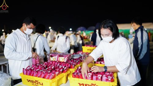 ภาพ No.73864:พิธีถวายภัตตาหารเป็นสังฆทาน แด่คณะพระธรรมยาตราฯ ในโครงการธรรมยาตรากตัญญูบูชา มหาปูชนียาจารย์ พระมงคลเทพมุนี(สด จนฺทสโร) พระผู้ปราบมาร อนุสรณ์สถาน 7 แห่ง ปีที่ 11 วันที่ 23 มกราคม พ.ศ. 2566