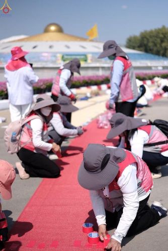 ภาพ No.306556:ภาพเบื้องหลังอาสาสมัครรวมใจ ชุดที่ 5 ในโครงการธรรมยาตรา กตัญญูบูชา มหาปูชนียาจารย์ พระมงคลเทพมุนี(สด จนฺทสโร) พระผู้ปราบมาร อนุสรณ์สถาน 7 แห่ง ปีที่ 14
