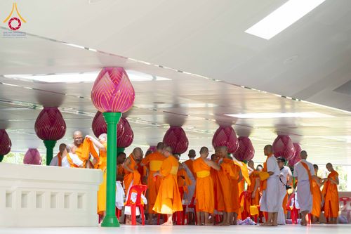ภาพ No.321373:วันเสาร์ที่ 11 เมษายน พ.ศ.2569 พิธีขอบรรพชา พิธีขอสรณคมณ์และศีล, พิธีถวายบาตร พิธีอุปสมบท โครงการอุปสมบทหมู่ บูชาธรรมหลวงพ่อธัมมชโย พ.ศ.2569 โครงการอุปสมบทหมู่ธรรมทายาท ระดับอุดมศึกษา รุ่น 53 (ภาคฤดูร้อน) ณ วัดพระธรรมกาย ปทุมธานี