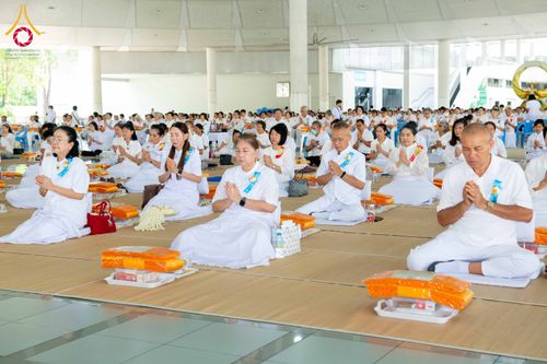 ภาพ No.326710:วันที่ 1 พฤษภาคม พ.ศ.2569 พิธีบุพเปตพลี ครั้งที่ 181 ร่วมอุทิศบุญแด่หมู่ญาติที่ล่วงลับไปแล้ว และสืบทอดอายุพระพุทธศาสนา ณ หอฉันคุณยายอาจารย์ฯ วัดพระธรรมกาย