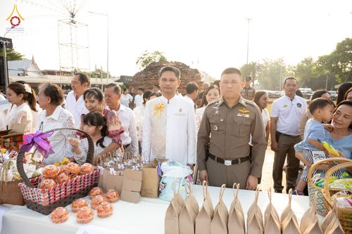 ภาพ No.318068:วันเสาร์ที่ 4 เมษายน พ.ศ. 2569 งานทำบุญเมืองใจกลางอยุธยา  ตักบาตรพระ 1,109 รูป ณ ถนนชีกุน หน้าวัดมหาธาตุ และวัดราชบูรณะ