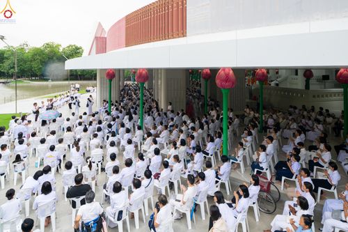 ภาพ No.330159:วันที่ 30 พฤษภาคม พ.ศ.2569 พิธีตัดปอยผมและปลงผม อุบาสกอุปสมบทอุทิศชีวิต 11 ท่าน ณ โบสถ์พระไตรปิฎก วัดพระธรรมกาย จังหวัดปทุมธานี