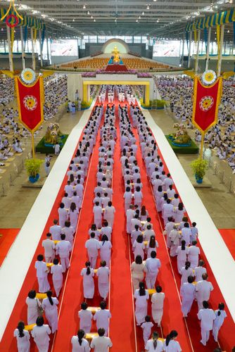 ภาพ No.92252:พิธีทอดกฐินธรรมชัยเพื่อสร้างอาคาร 115 ปี คุณยายอาจารย์มหารัตนอุบาสิกาจันทร์ ขนนกยูง อาทิตย์ต้นเดือนที่ 5 พฤศจิกายน พ.ศ. 2566 ณ วัดพระธรรมกาย จ.ปทุมธานี