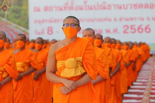 ภาพ No.70174:พิธีจุดประทีปถวายเป็นพุทธบูชา และบูชาธรรมมหาปูชนียาจารย์ ในโครงการธรรมยาตรากตัญญูบูชา มหาปูชนียาจารย์ พระมงคลเทพมุนี(สด จนฺทสโร) พระผู้ปราบมาร ปีที่ 11 ณ อนุสรณ์สถานลำดับที่ 2 สถานที่ตั้งมโนปณิธานบวชตลอดชีวิต อนุสรณ์สถานคลองบางนางแท่น อ.สามพราน จ.นครปฐม 