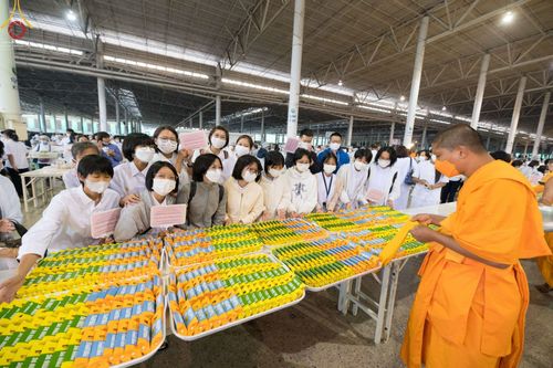 ภาพ No.75132:พิธีถวายภัตตาหารเป็นสังฆทาน แด่คณะพระธรรมยาตราฯ ในโครงการธรรมยาตรากตัญญูบูชา มหาปูชนียาจารย์ พระมงคลเทพมุนี(สด จนฺทสโร) พระผู้ปราบมาร อนุสรณ์สถาน 7 แห่ง ปีที่ 11 วันที่ 31 มกราคม พ.ศ. 2566