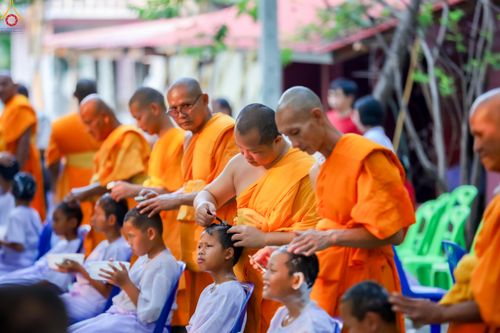 ภาพ No.317951:วันพฤหัสบดีที่ 2 เมษายน พ.ศ.2569 พิธีปลงผม , พิธีขอขมามอบบาตรและผ้าไตร , พิธีบรรพชาสามเณร จำนวน 28 รูป   ณ วัดโซกเป็ดอภิญญาโณ ต.เมืองเก่า อ.เมือง จ.สุโขทัย