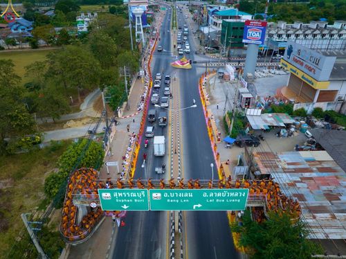 ภาพ No.68984:พิธีต้อนรับพระธรรมยาตรา ในโครงการธรรมยาตรากตัญญูบูชา มหาปูชนียาจารย์ พระมงคลเทพมุนี(สด จนฺทสโร) พระผู้ปราบมาร อนุสรณ์สถาน 7 แห่ง ปีที่ 11 วันที่ 3 มกราคม พ.ศ. 2566 ณ อนุสรณ์สถานมหาวิหารพระมงคลเทพมุนี จ.สุพรรณบุรี