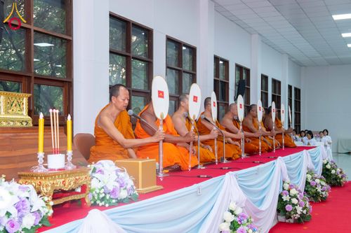 ภาพ No.316106:วันศุกร์ที่ 27 มีนาคม พ.ศ. 2569 พิธีบำเพ็ญกุศล คุณพ่อณรงค์ จินตมากุล  สิริอายุ 99 ปี 11 เดือน โยมบิดา พระครูปลัดรัตนวีรวัฒน์ (รังสฤษดิ์ อิทฺธิจินตโก) ที่ปรึกษาเจ้าคณะจังหวัดปทุมธานี เจ้าอาวาสวัดพระธรรมกาย  ณ ห้องปลูกศรัทธา 2 วัดพระธรรมกาย ปทุมธานี