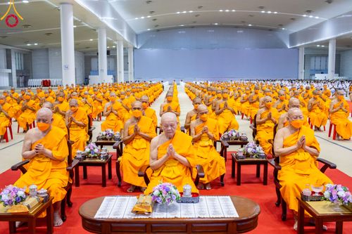 ภาพ No.90790:พิธีบำเพ็ญกุศลสวดพระอภิธรรม  อุบาสกถาวร พรหมถาวร (อุบาสกผู้ปั้นพระ) คืนที่ 3 วันจันทร์ที่ 16 ตุลาคม พ.ศ. 2566 ณ ห้องแก้วสารพัดนึก 1 สภาธรรมกายสากล วัดพระธรรมกาย จ.ปทุมธานี