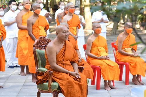 ภาพ No.67032:พิธีอุปสมบทวัดพันเสด็จนอก อ.ศรีราชา จ.ชลบุรี รับบุญจัดงานโดย สำนักพัฒนาเยาวชนโลก เมื่อวันที่ 7 ธันวาคม พ.ศ. 2565