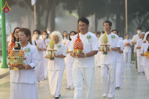 ภาพ No.298035:วันเสาร์ที่ 17 มกราคม พ.ศ. 2569 พิธีบรรพชาอุปสมบท โครงการอุปสมบทหมู่ บูชาธรรมครบ 117 ปี คุณยายอาจารย์มหารัตนอุบาสิกาจันทร์ ขนนกยูง  ณ อุโบสถพระไตรปิฎก วัดพระธรรมกาย